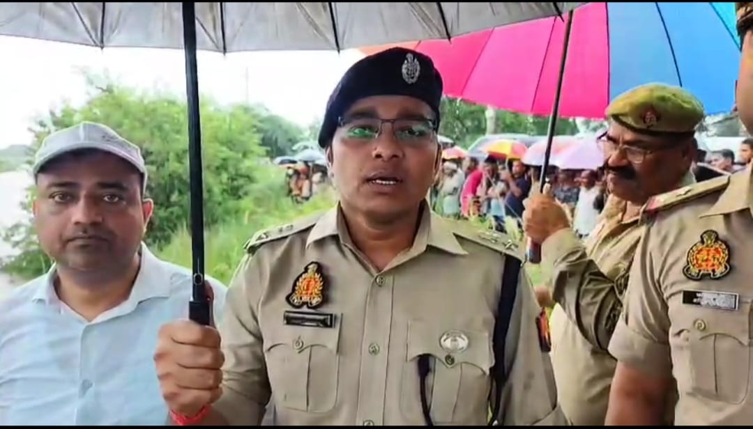 गोंडा, श्रद्धालुले भरेको,बोलेरो नहरमा खस्दा ११ जनाको मृत्यु, नौ जना एउटै परिवारका
