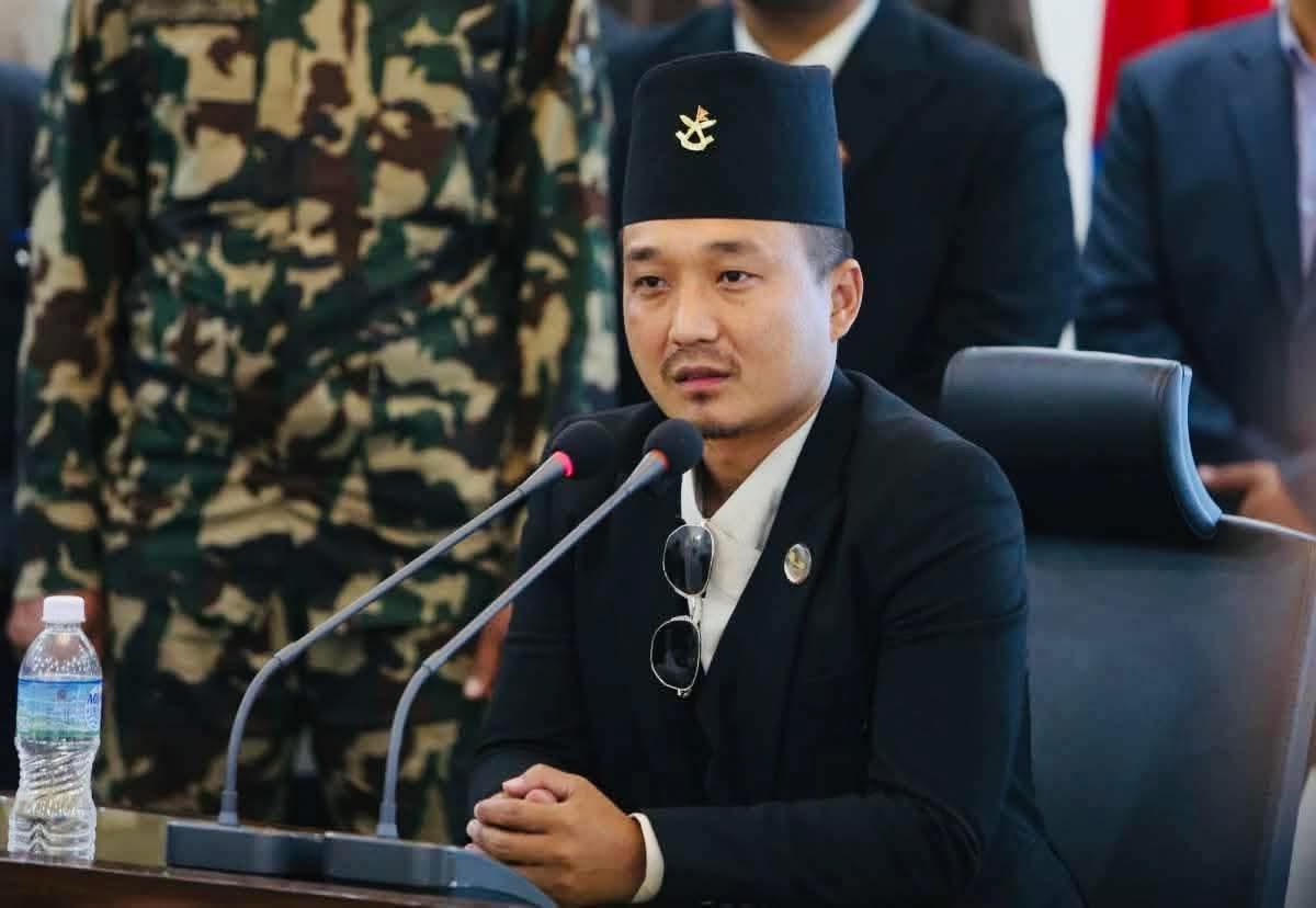 विवादमा तानिएपछि गृहमन्त्री गुरुङले दिए स्पष्टीकरण