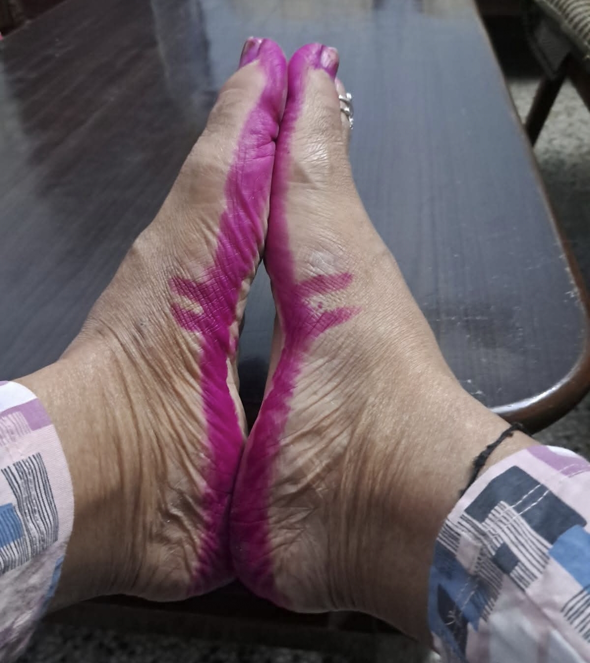 परम्परागत कला,महावरका दुई खूँटा – माइत र ससुराल जोड्ने प्रतीक